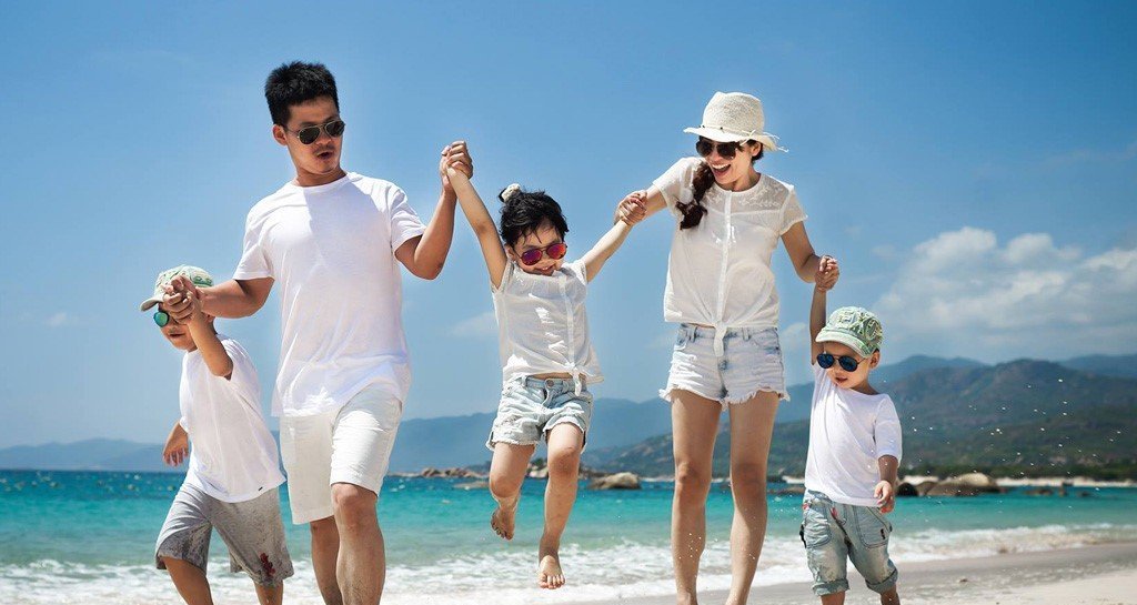 Gia đình đi du lịch lễ