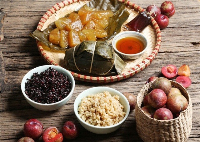 Món ăn ngày Tết Đoan Ngọ