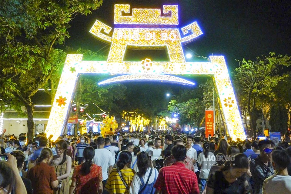 Phố đi bộ Thành cổ Sơn Tây