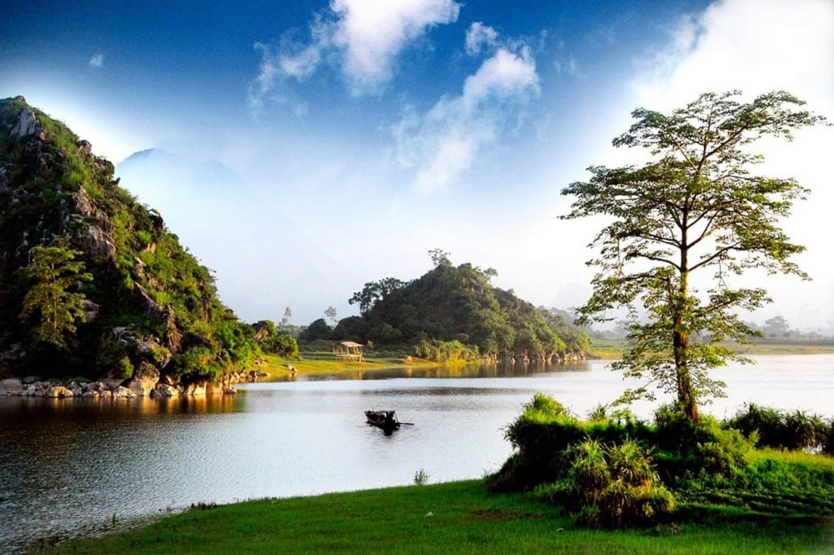 Toàn cảnh Bát Cảnh Sơn