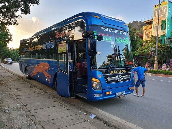 Xe khách đi Tà Xùa