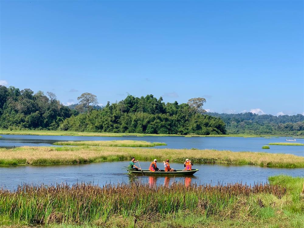 Bến đò Nam Cát Tiên