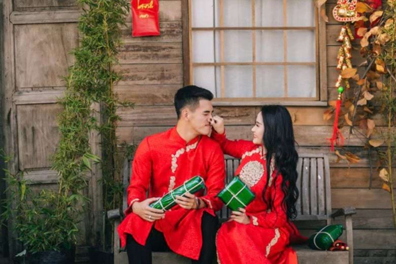 Cặp đôi yêu nhau ngày Tết