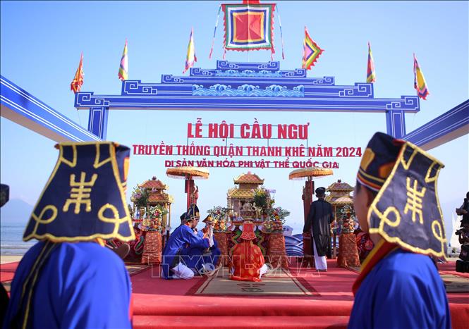 Lễ hội Cầu Ngư miền Trung