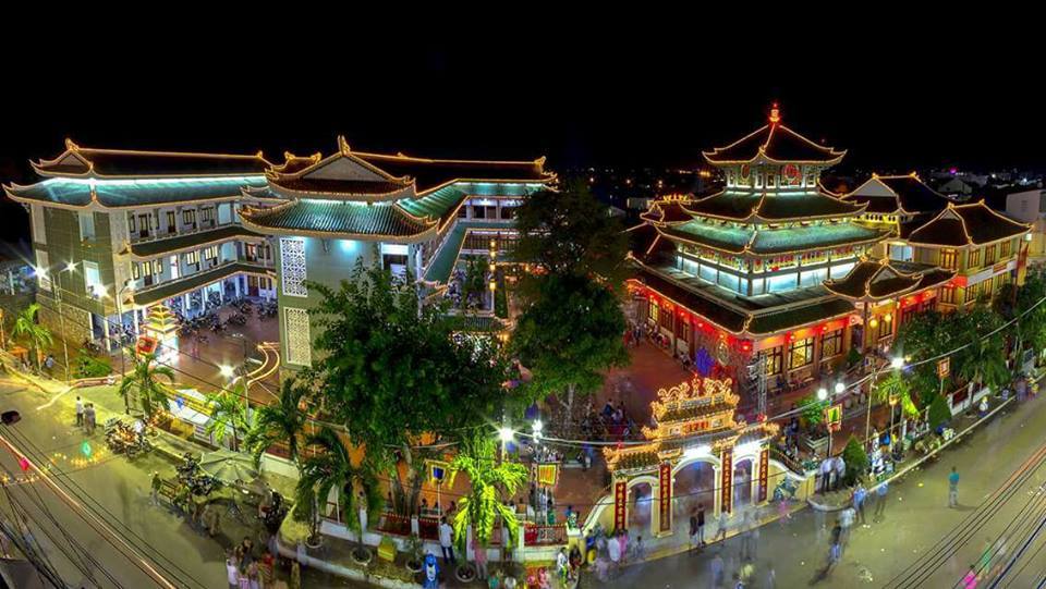 Toàn cảnh Miếu Bà Châu Đốc