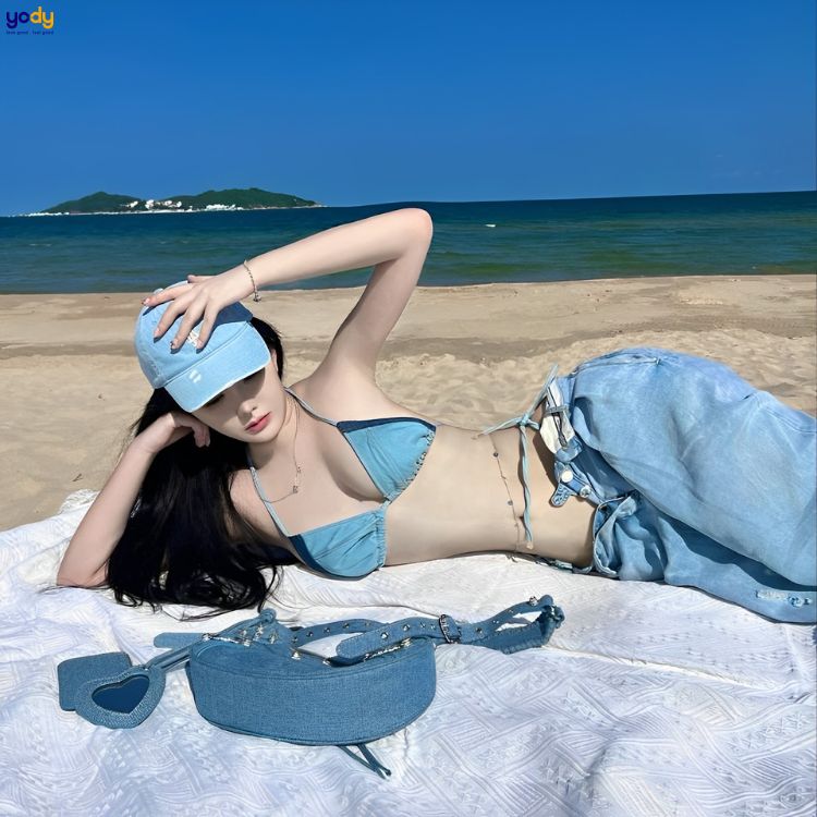 Bikini khoe dáng biển