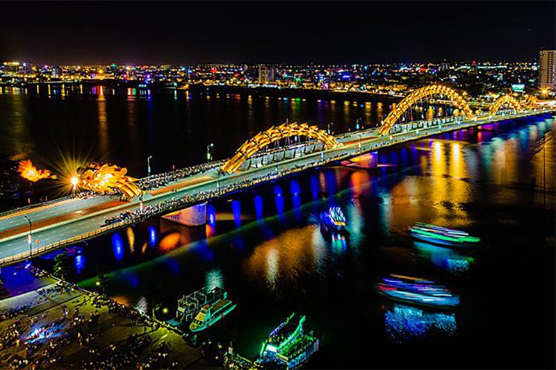 Cầu Rồng phun lửa Đà Nẵng