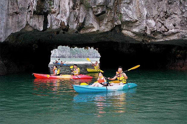 Chèo thuyền kayak Hạ Long