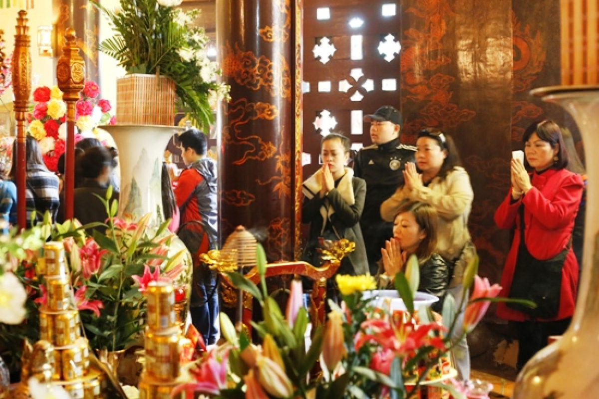 Đi chùa ngày Rằm