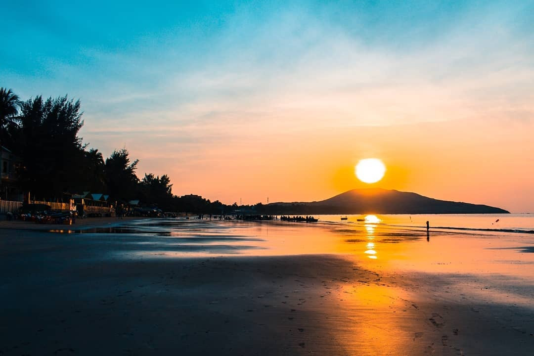 Hoàng hôn trên biển