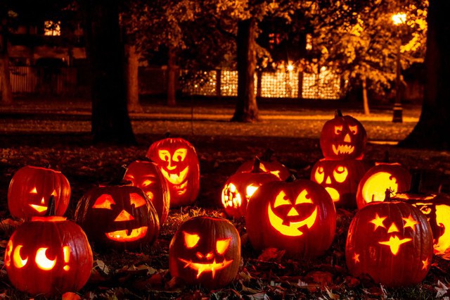 Phong cảnh cuối thu Halloween