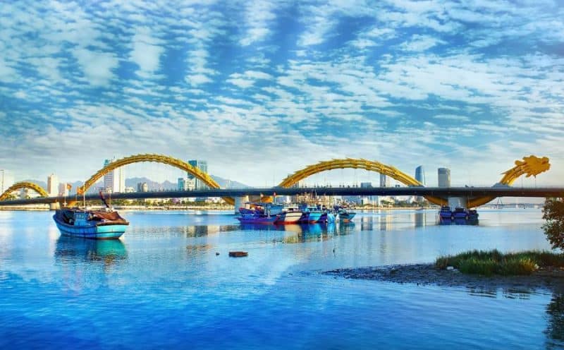 Toàn cảnh Cầu Rồng ban ngày